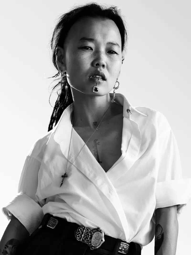 Mariia Khas crafts armor-like jewelry out of silver