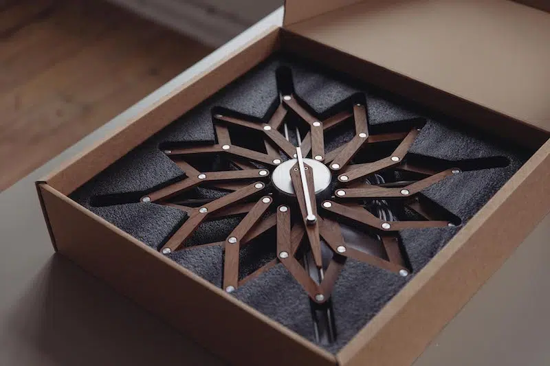 Solstice 2.0 – The Kinetic Clock by Animaro